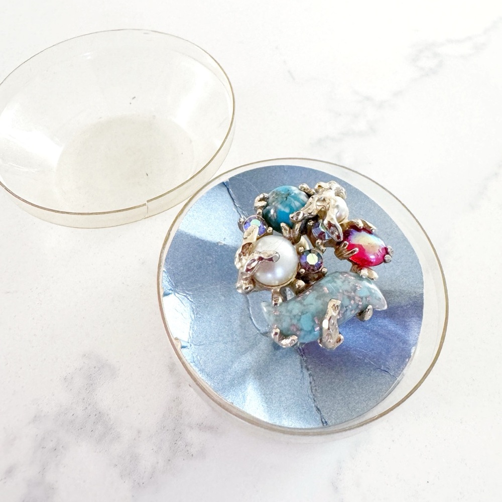 1960s Vintage Jewels by Emmons Rhinestone Faux Pearl Ring - Picture 6 of 8